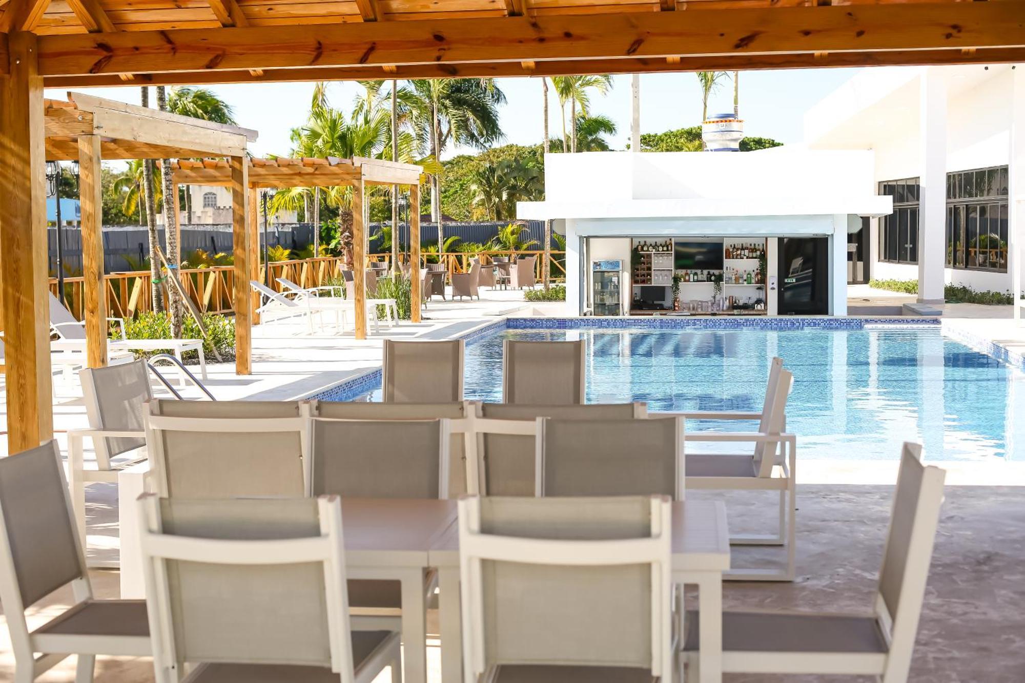 Habana Hotel Y Restaurante Higuey ภายนอก รูปภาพ