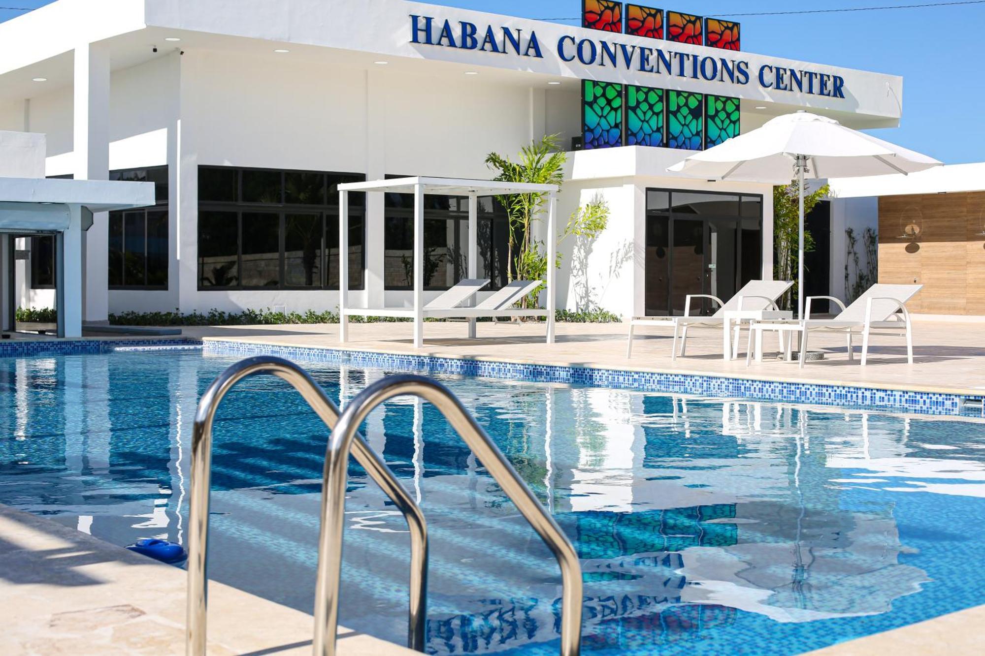 Habana Hotel Y Restaurante Higuey ภายนอก รูปภาพ